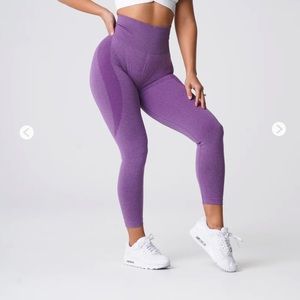 NVGTN contour seamless in Violet